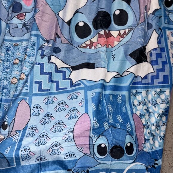 Stitch Blanket Throw Soft Warm And Ready For Gift Giving - Picture 3 of 8